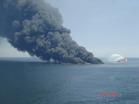 Deepwater Horizon Buring and Going down